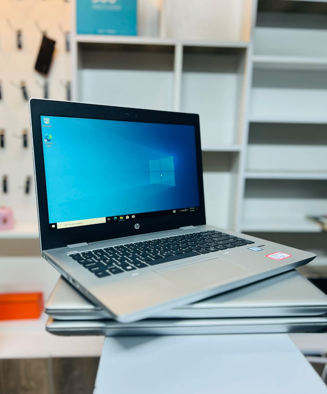 Hp probook 640 G4 Intel core i5 7th generation 2.7ghz processor speed 8gb ram 256gb ssd 14inches screen size