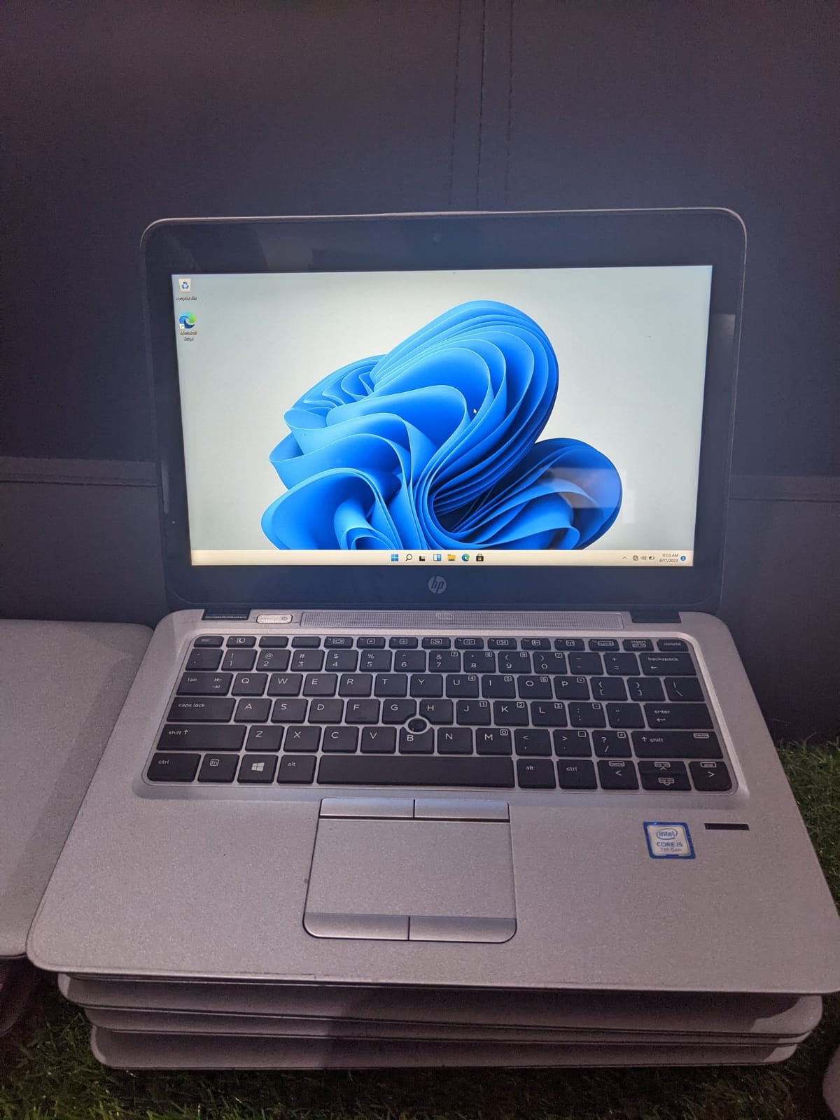 Hp Elitebook 820 G4 7th Gen Core i5 12gig Ram 256SSD speed 2.8~ Intel UHD Graphics 620 4gig 13" screen Fingerprint reader, Type c slot, Sdcard slot and Simslot sleek with excellent battery