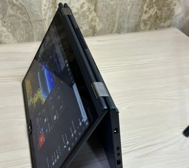 Lenovo Thinkpad x370 touchscreen 14" 8gb ram 256gb ssd core i5 7th generation