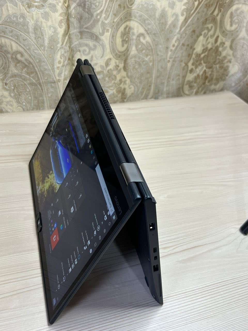 Lenovo Thinkpad x370 touchscreen 14" 8gb ram 256gb ssd core i5 7th generation