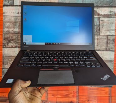 Lenovo Thinkpad T460s Core i5 8gb Ram 256SSD core i5 speed 2.6~ Intel UHD Graphics 4gig. Keyboard light, Fingerprint Reader, Excellent battery, 14" clean. Sleek