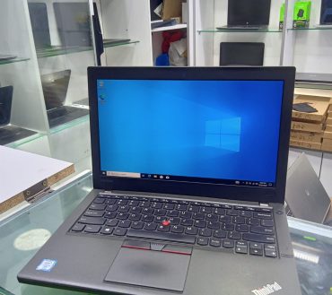 LENOVO YOGA 260 Intel core i5 8GB Ram 256GB SSD 12.5 Inch