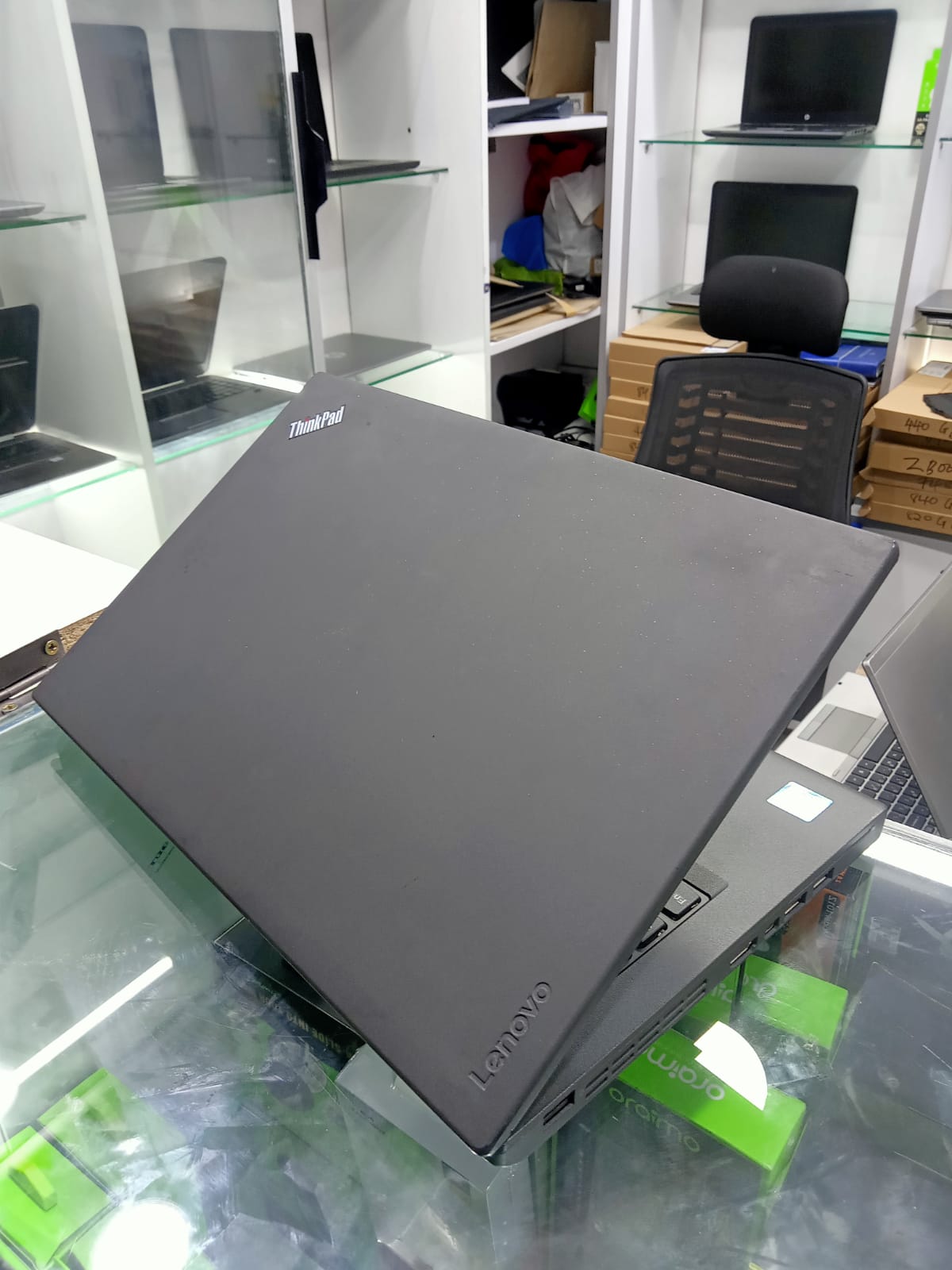 LENOVO THINKPAD X270 Intel core i7 8GB Ram 256GB SSD 12.5 Inches Display 7th gen - Image 4