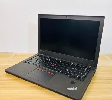 Lenovo Thinkpad x270 i5 8gb /256gb ssd